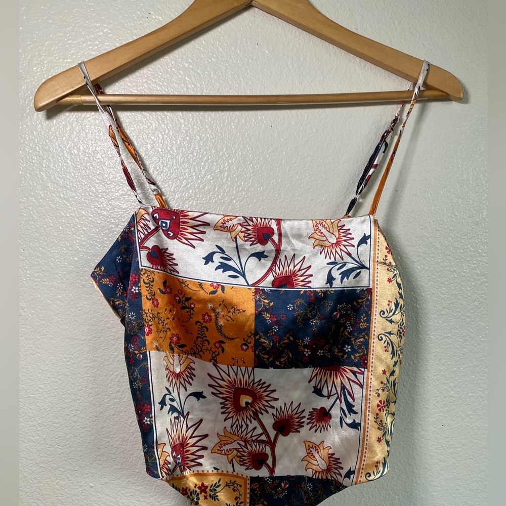 Floral Crop Top | Open back